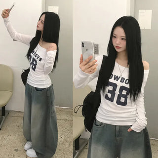 Delicate~ Slimming look, One-off shoulder number lettering slim fit long-sleeve T-shirt