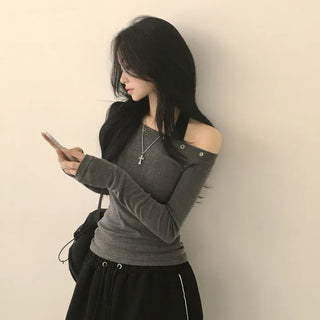 Delicate fit covering the back of the hand, One-off shoulder eyelet stud slim skinny fit long sleeve t-shirt