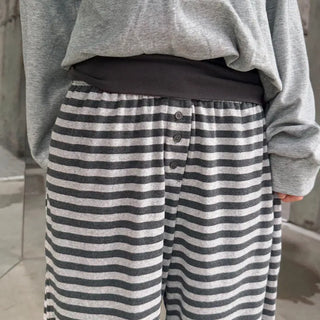 Yuu Effortless Chic Striped Button Sweatpants