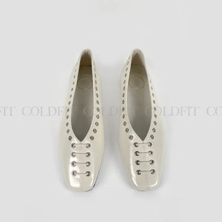 Eyelet flat leather ivory