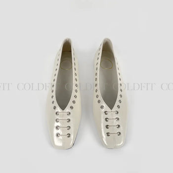 Eyelet flat leather ivory