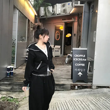 Karuko Cutie Hip Flower Check Sweatpants (2 colors)