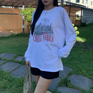 Corner Lettering Long Sleeve T-shirt