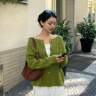 Loose-fit Spring/Autumn Cardigan for a Date Look and Transitional Season