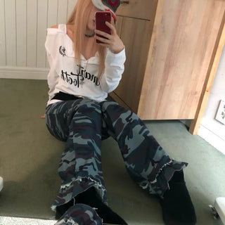 Smart sporty off-shoulder T-shirt