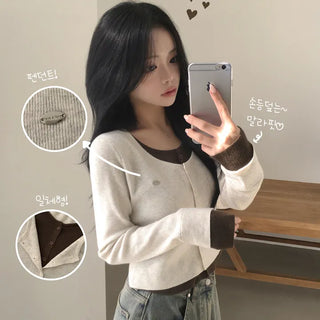 Soft, Thick U-Neck One-piece Contrast Layered Pendant Semi-Crop Long Sleeve Knit Cardigan