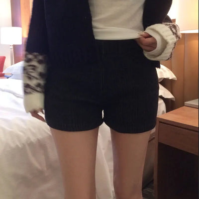 Blia Elastic Waist Shorts [Angora 36%, Wool 35%]