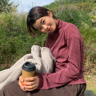 Cheese striped soft turtleneck