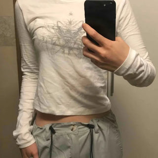 Minimal Sketch Artwork Round Neck Long Sleeve