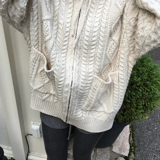 Wool Cable Knit Zip-up