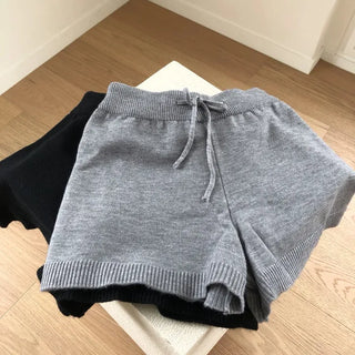 Wool knit shorts