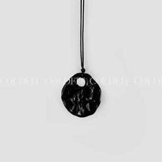 Rough strap necklace