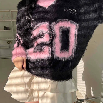 Fur Lettering V-Neck Contrast Knit