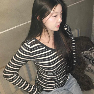 Vintage Striped V-Neck Slim Fit Long Sleeve Tee