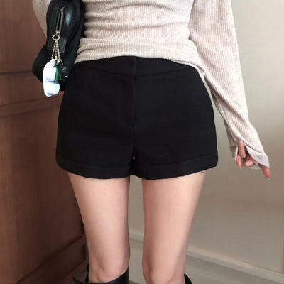 Dietrich Roll-up Shorts [10% Wool]