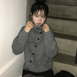 Sao Semi-Over High Neck Button Turtleneck Knit