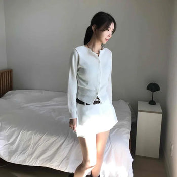 Simple Classic Lip Neck Cardigan