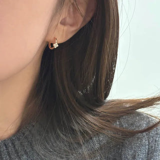 Flower Cubic Mini One-Touch Cubic Silver Earrings
