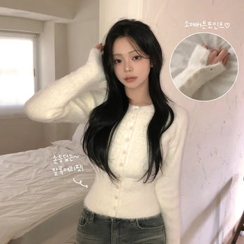 Soft and fluffy, thick Angora Round Neck Cinched Waist Delicate Slim Fit Sleeve Button Slit Knit Cardigan