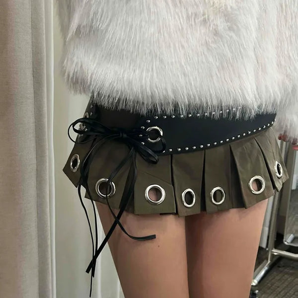 Studded belt set eyelet point pleated mini skirt