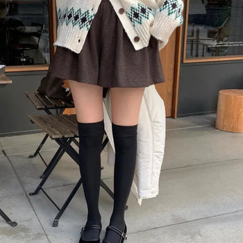 Bittery Wool Pintuck Elastic Waist Shorts