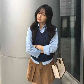 Campus Look V-Neck Cable Knit Vest