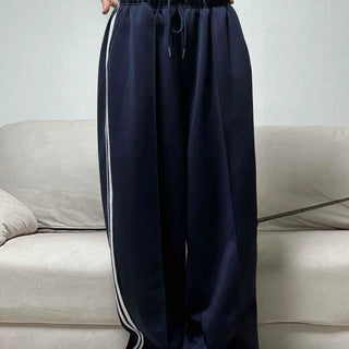 Side Contrast Wide Fit Elastic Waist Training Pants