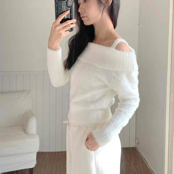 Delicate Fit Off-Shoulder Angora Knit