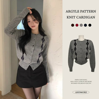 Winter Vibe, Argyle Pattern Wool Round Neck Delicate Avant-Body Fit Thick Knit Cardigan