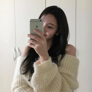 Soft Texture Shoulder Point Oversized Knit