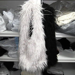 SHAGGY FUR BAG (2 COLOR)