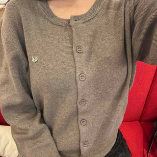 Simple Embroidery Point Center Button Slim Fit Knit Cardigan