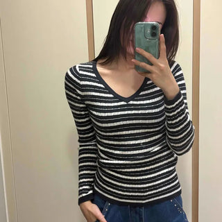 French Stripe V-Neck Slim Knit