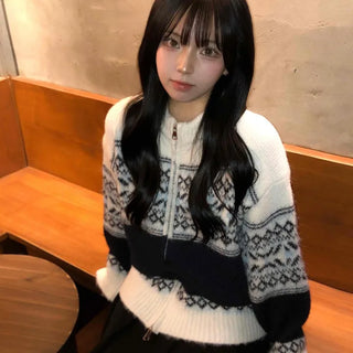 Classic Nordic Snowflake Knit Zip-up