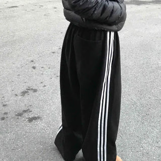Classic Three-Stripe Wide Training Pants