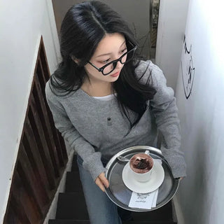 Minimal V-Neck Cozy Fit Knit
