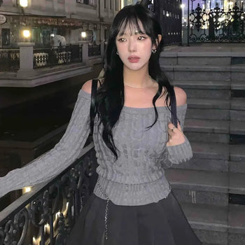 Romantic Off-Shoulder Cable Slim Knit
