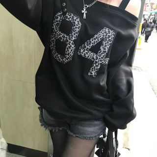 Kurue Hip Girl Leopard Print One-Shoulder Fleece-Lined Sweatshirt (2 colors)