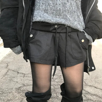 Sia Vintage Hip Girl Rivet Pocket Shorts (2 colors)