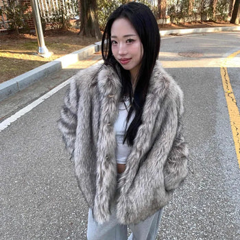 Bold half-neck raccoon fur jacket