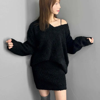 Wide V-neck Knit Mini Skirt Set