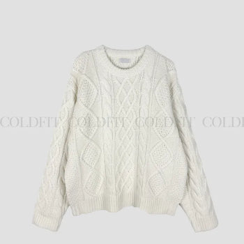 Cable round knit