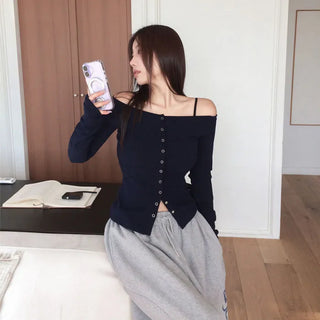 Defree Snap Button Off-Shoulder T-shirt