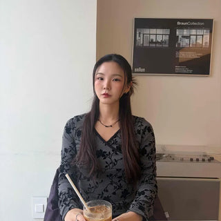 Flower V-neck Long Sleeve T-shirt