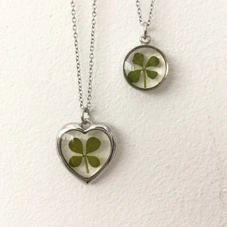 (4 types) Real Flower Four-Leaf Clover Necklace Lucky Clover Necklace Cheerful CSAT Gift Friendship Item