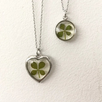 (4 types) Real Flower Four-Leaf Clover Necklace Lucky Clover Necklace Cheerful CSAT Gift Friendship Item