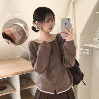 Guaranteed Beauty, Wool Contrast Lip Neck One-Off Shoulder Leather Label on Sleeves Delicate Avant-garde Loose Fit Knit Cardigan