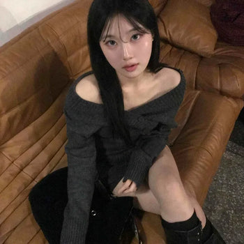 Feminine Off-Shoulder Double Button Knit