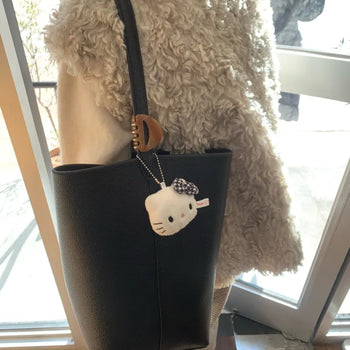 One-shoulder bag black cowhide inner pouch set