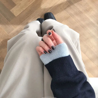 Clean Basic V-Neck Knit